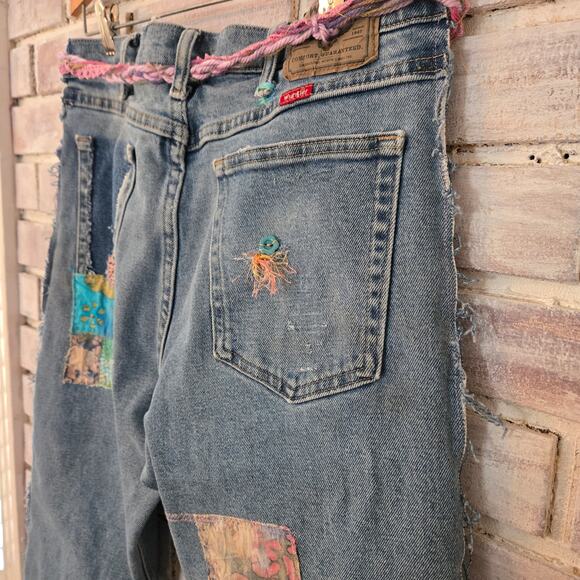 Upcycled One of a kind Distressed Patched Vintage lace Boyfriend Jeans Size 32 - Picture 9 of 10